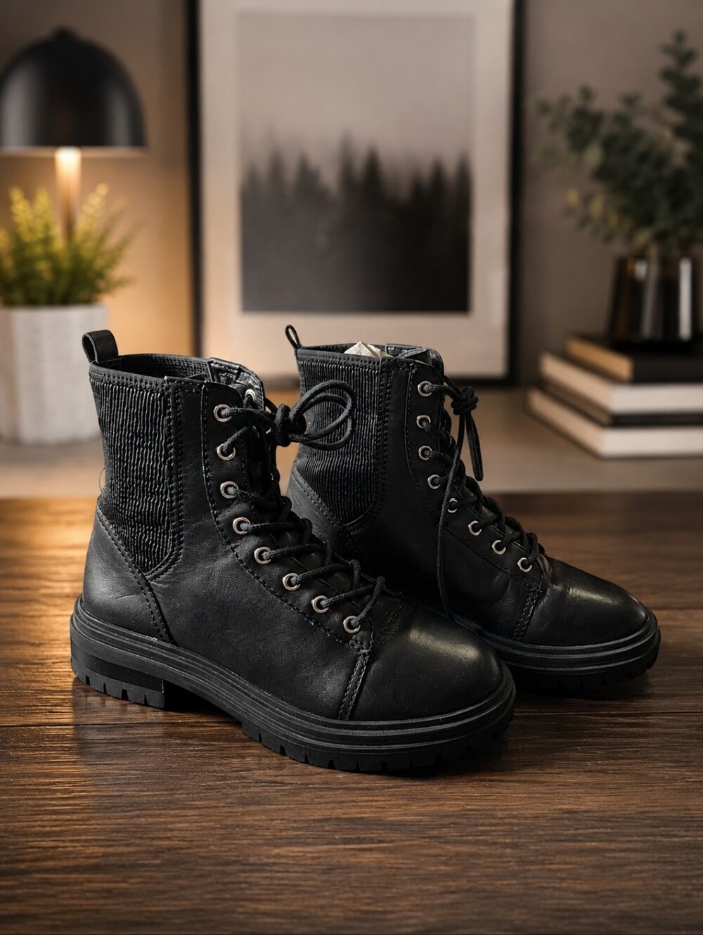Black Mens Size 6 Combat Boots - Lace-Up. Vince Camuto